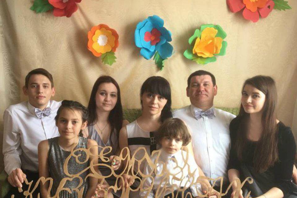 Многодетную семью из Волгоградской области наградят в Москве