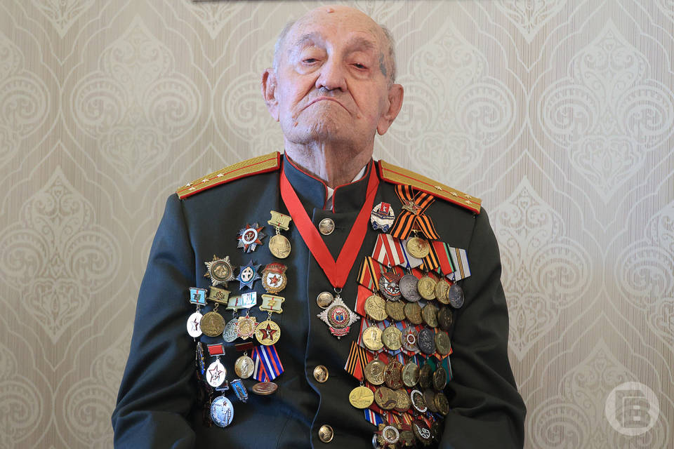 Защитнику Сталинграда Евгению Рогову исполнилось 99 лет