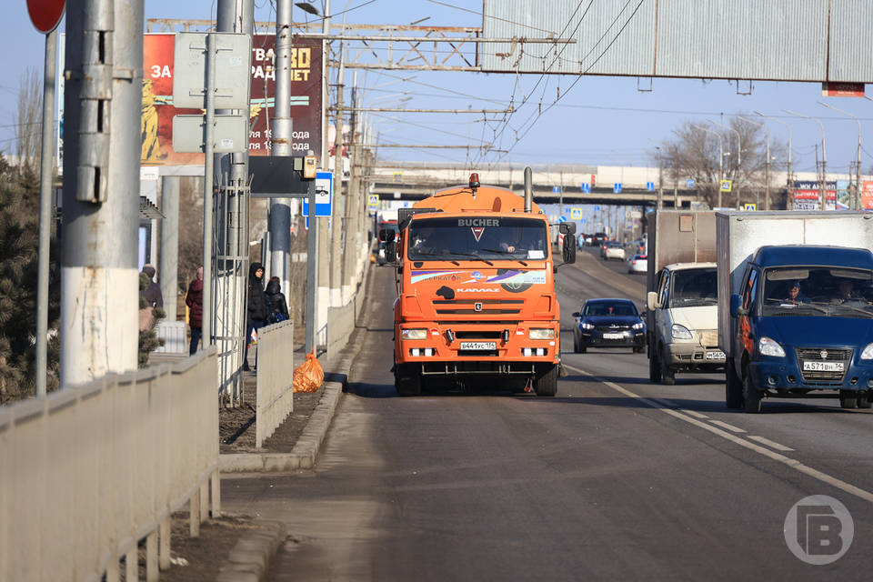 На волгоградских АЗС подешевели бензин и дизель