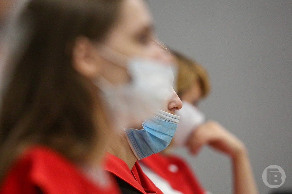 Работодателей Волгоградской области призвали вакцинировать сотрудников
