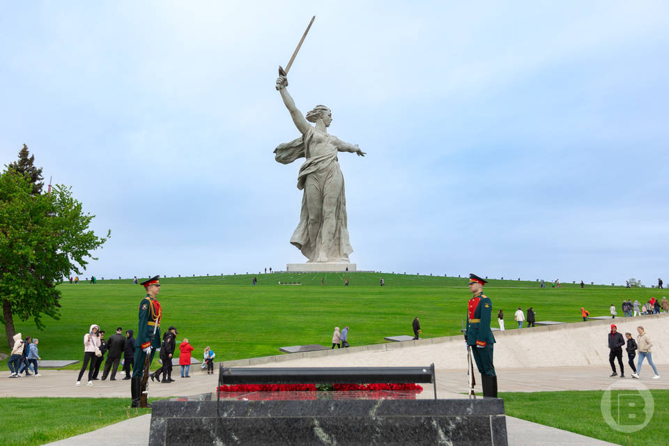 В Волгограде создадут тактильную копию монумента «Родина-мать зовет!» для незрячих