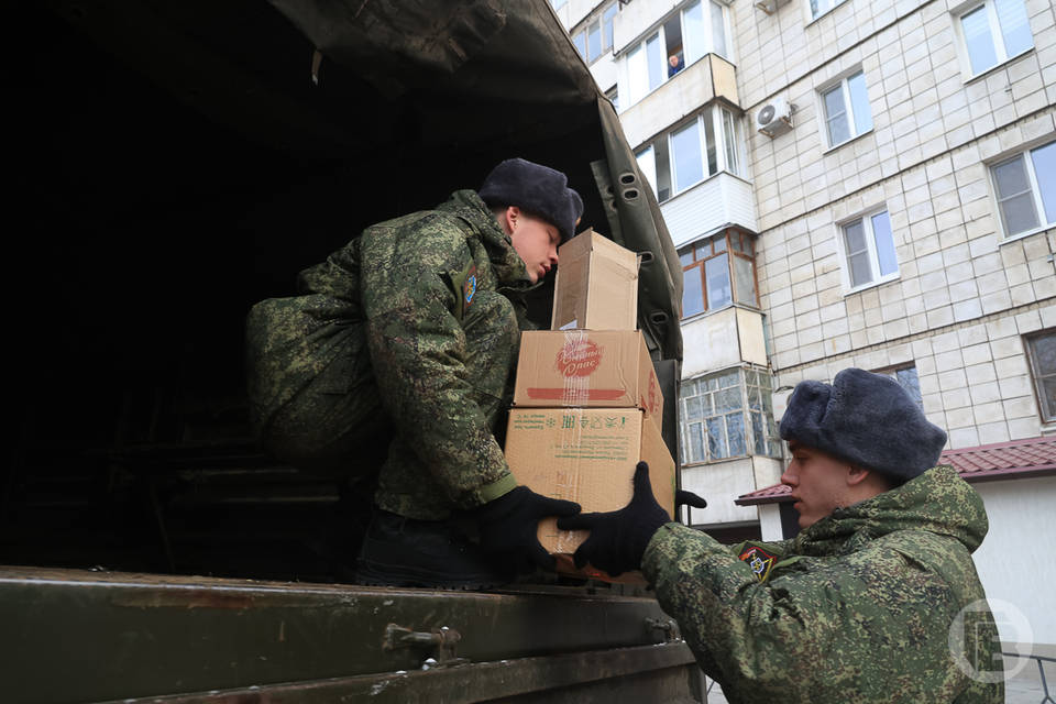 В Волгоградской области собирают новогодние подарки для военнослужащих СВО
