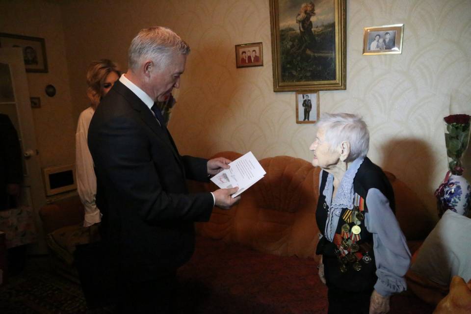 Президент Путин поздравил волгоградку Варвару Шморгун со 100-летием