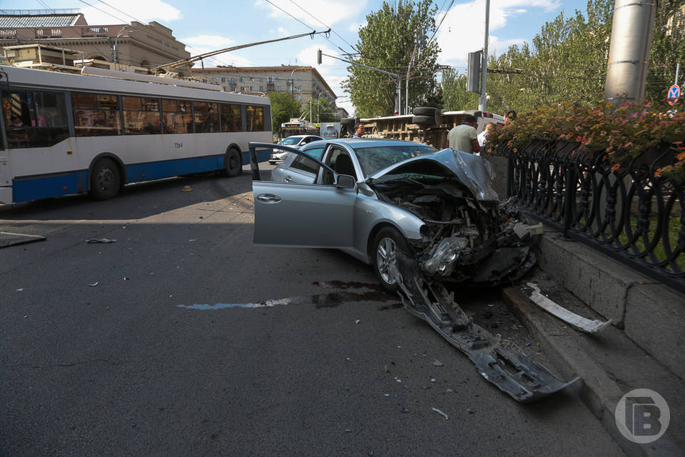 39 человек погибли в ДТП на дорогах в Волгограде с начала 2023 года
