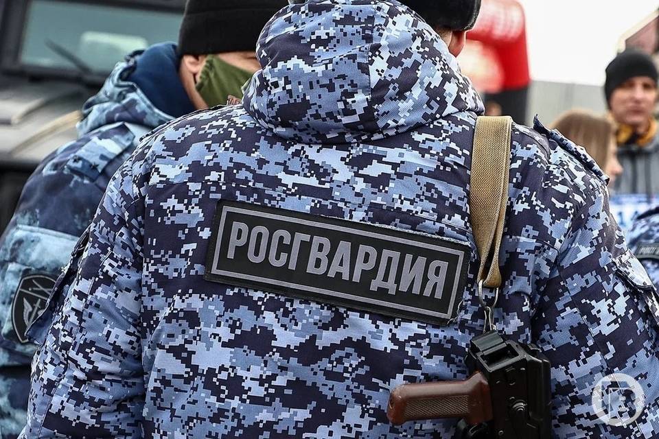 В Волгограде росгвардейцы и полицейские задержали сбытчика наркотиков