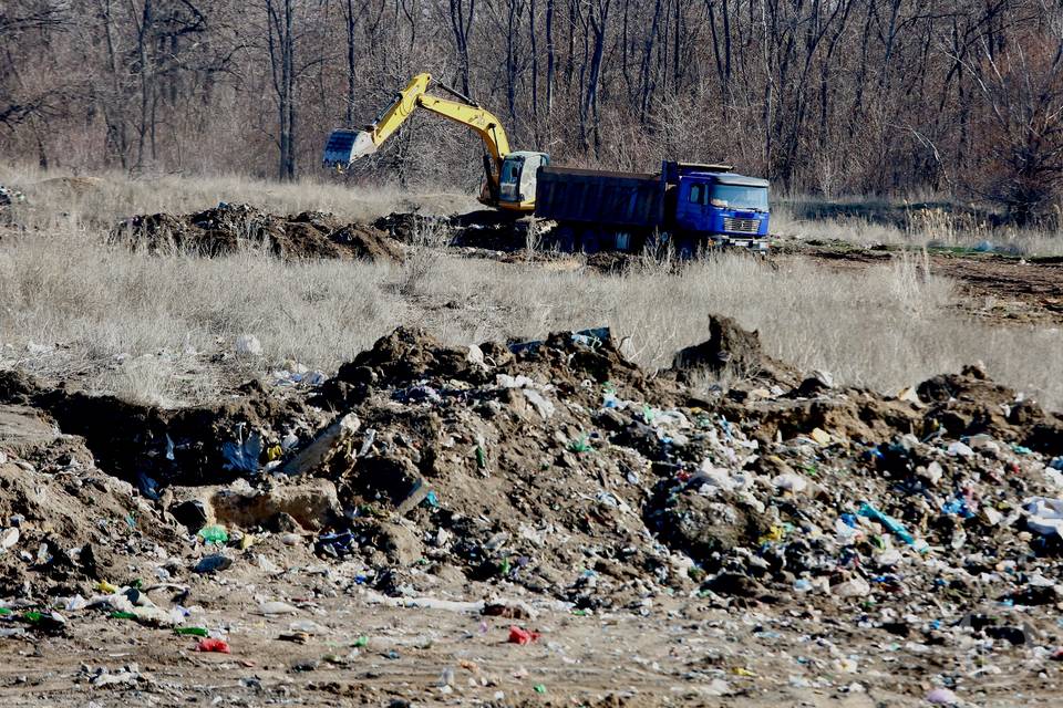 Под Волгоградом по суду проведут рекультивацию мусорного полигона