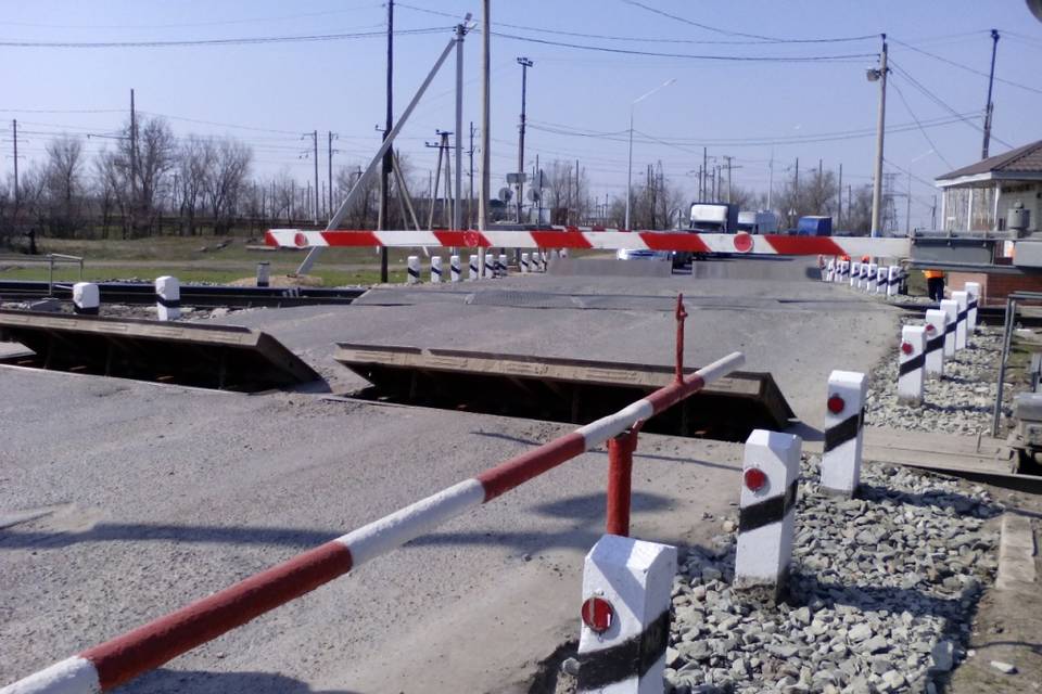 Асфальтовое покрытие обновлено на 48 железнодорожных переездах в Волгоградской области