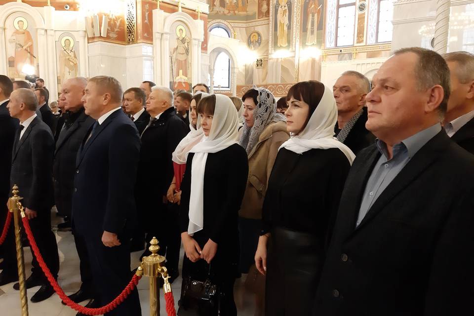 Волгоградские чиновники коллективно помолились о добрых делах