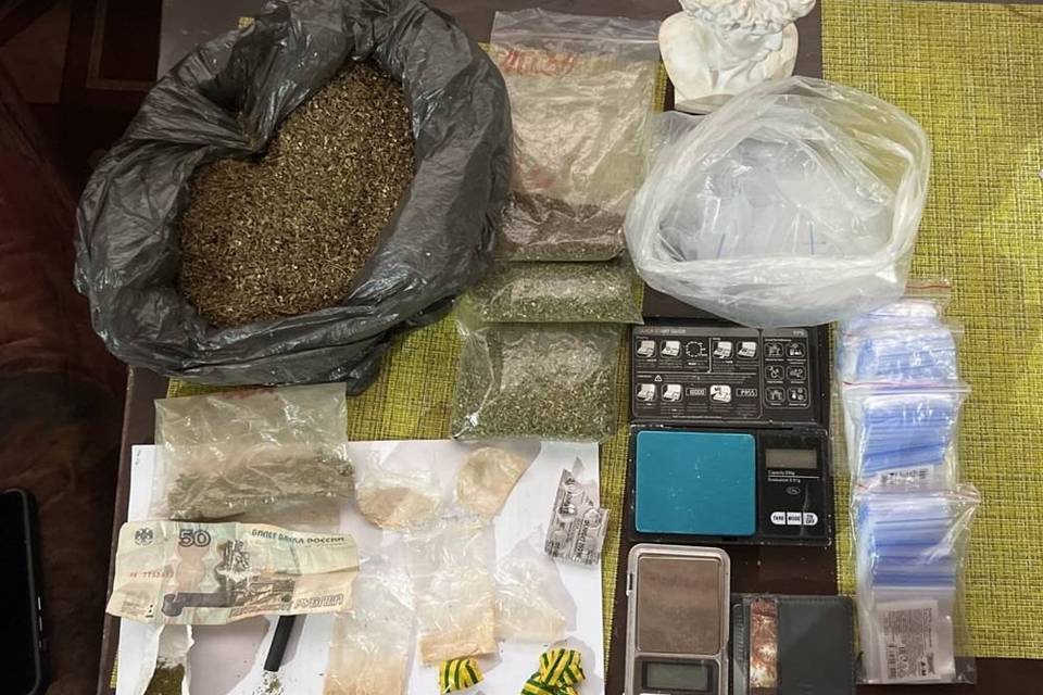 27-летнего волгоградца задержали за покушение на сбыт наркотиков