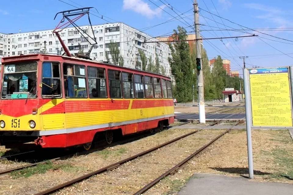 В Волжском Волгоградской области отменили трамваи из-за коммунальной аварии
