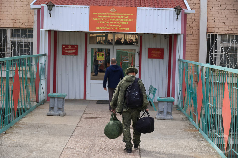 42 мигрантов с российским гражданством поставили на воинский учет в Волгограде
