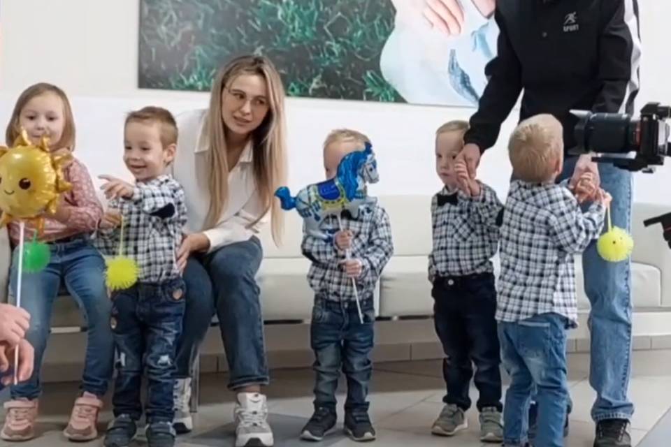 В Волгограде мама четверняшек рассказала, как растут ее сыновья
