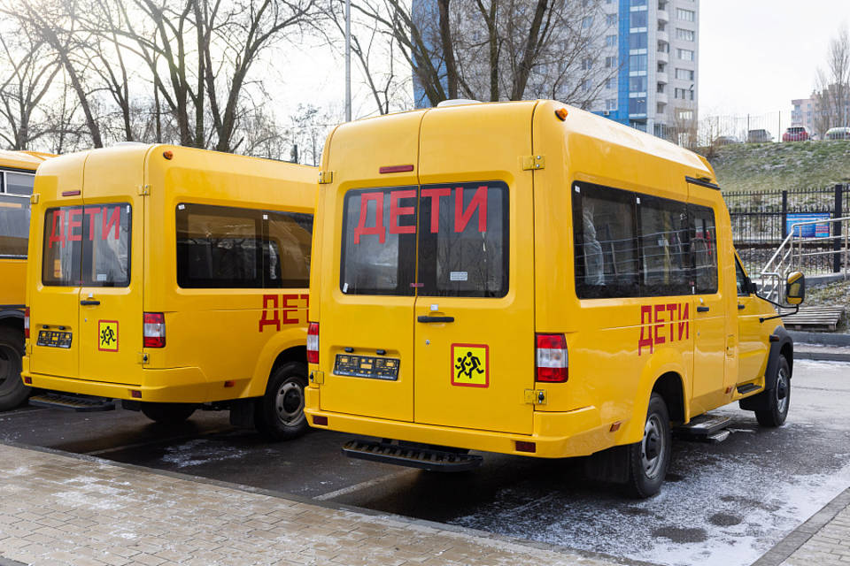 49 новых автобусов получили школы Волгоградской области
