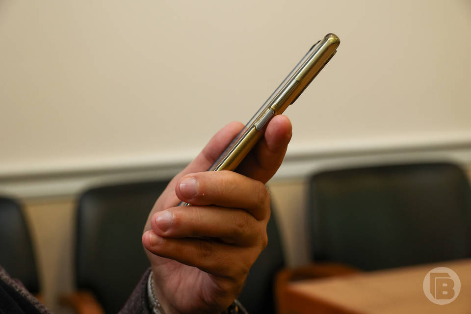 "Золотые правила" зарядки смартфонов узнали волгоградцы