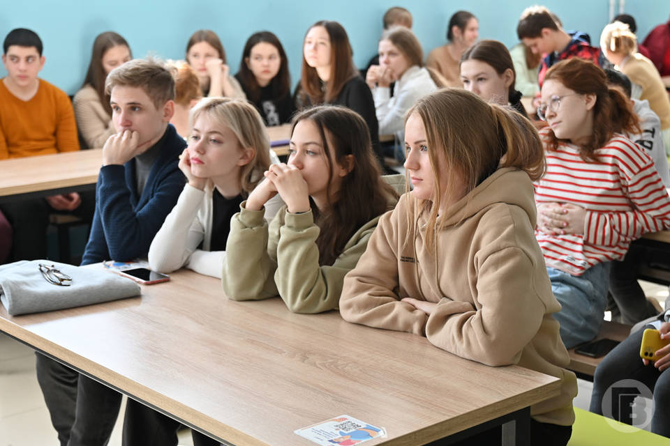 550 старшеклассников в Волгоградской области выполнили олимпиады по 7 предметам