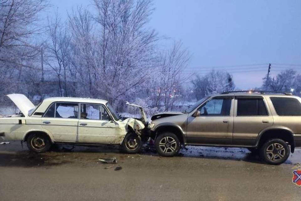 В Волгограде 68-летний водитель «шестерки» погиб в ДТП