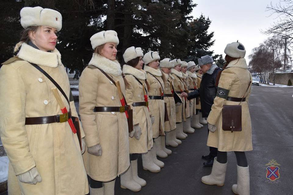 В Волгограде генерал проверил готовность регулировщиц ко 2 Февраля