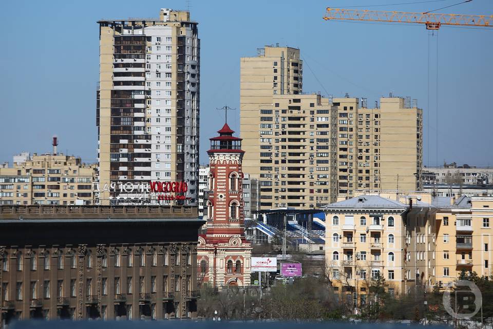 В Волгограде расклеили листовки о действиях при атаке беспилотников
