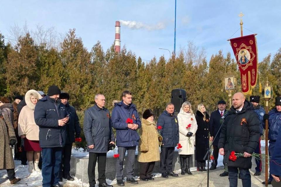 На острове Людникова в Волгограде в честь Сталинградской Победы прошел митинг