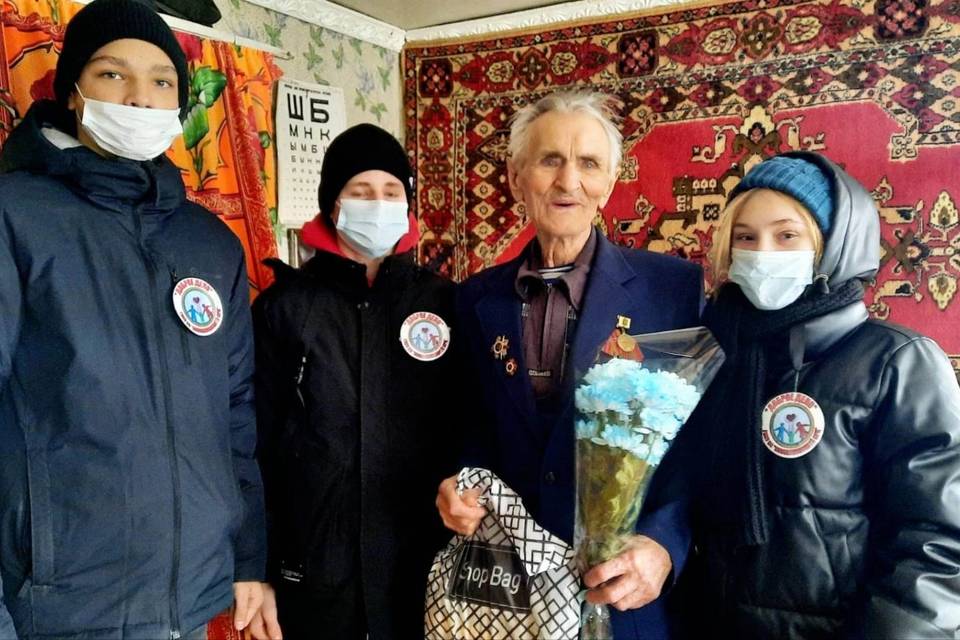 В Волгоградской области волонтеры организовали "Снежную вахту"