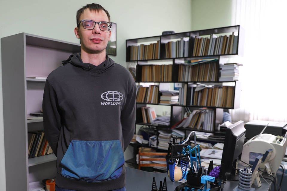 Молодой ученый из Волгограда разработал "мягкие пальцы" для робототехники