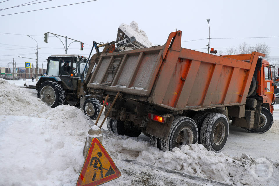 На дороги Волгоградской области высыпали 4000 тонн реагентов