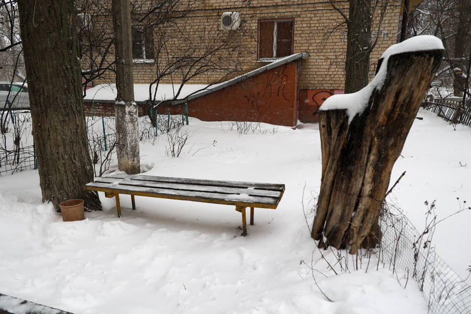В Волгограде контролируют процесс уборки снега и льда во дворах