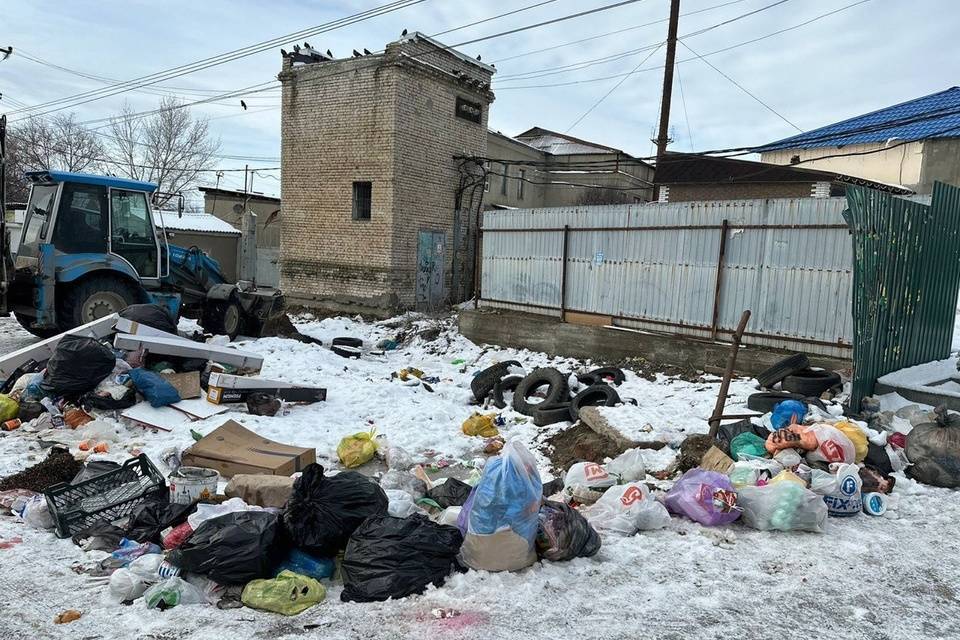 В Волгограде вечную свалку на Ангарском вывезли в пятый раз