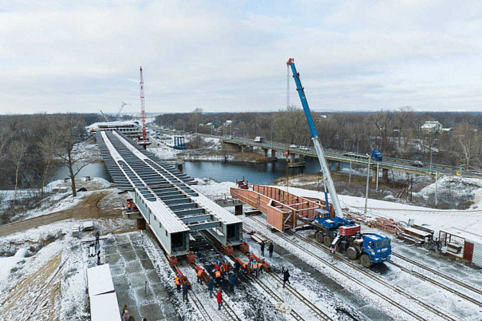 Новый мост через ерик Гнилой в Волгоградской области готов на 70%