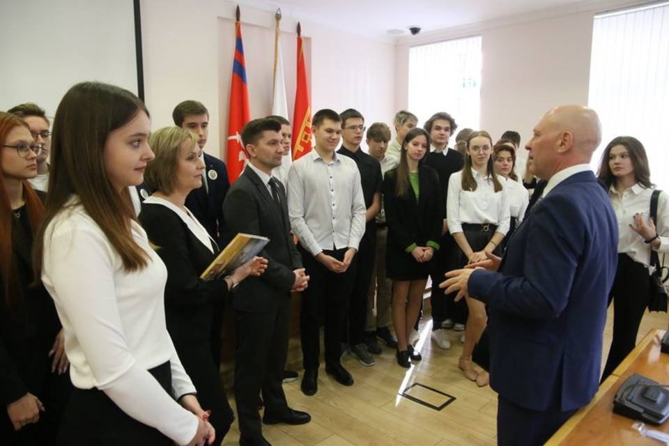 Школьники побывали на экскурсии в Волгоградской городской думе