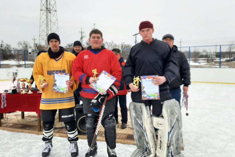 В Волгоградской области состоялся 12 турнир молодежных команд по хоккею