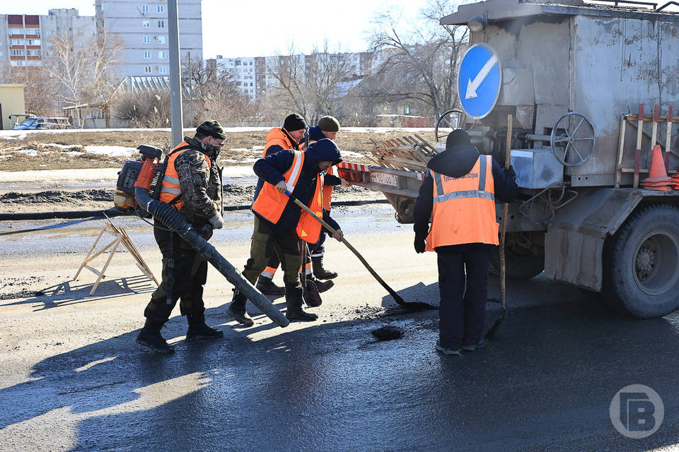 После зимы в Волгоградской области дороги приведут в порядок