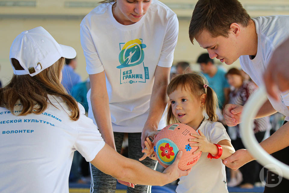 Волгоградские волонтёры рассказали иностранцам о помощи больным детям