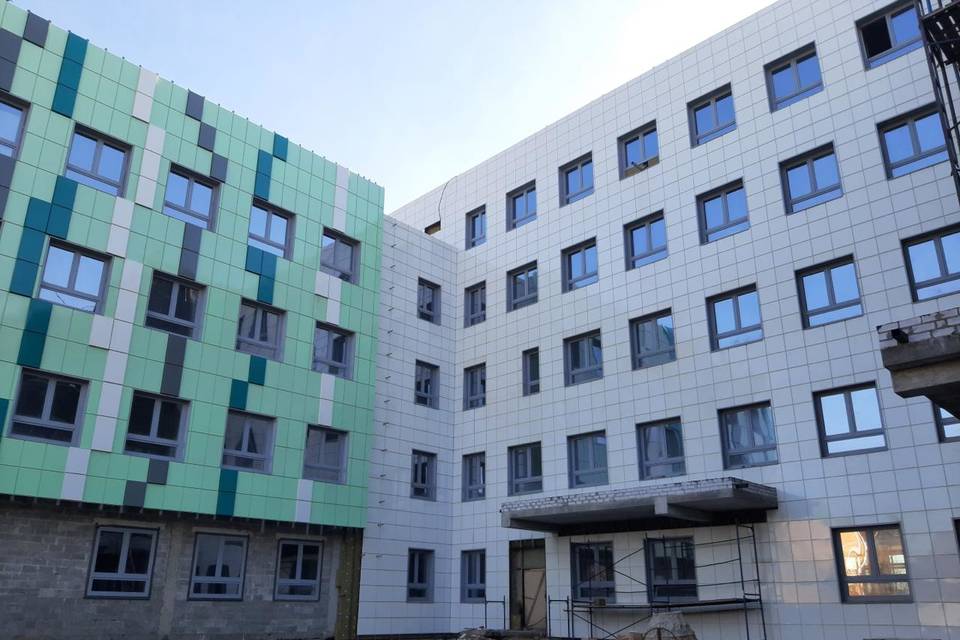 На юге Волгограда строят новую поликлинику на тысячу посещений