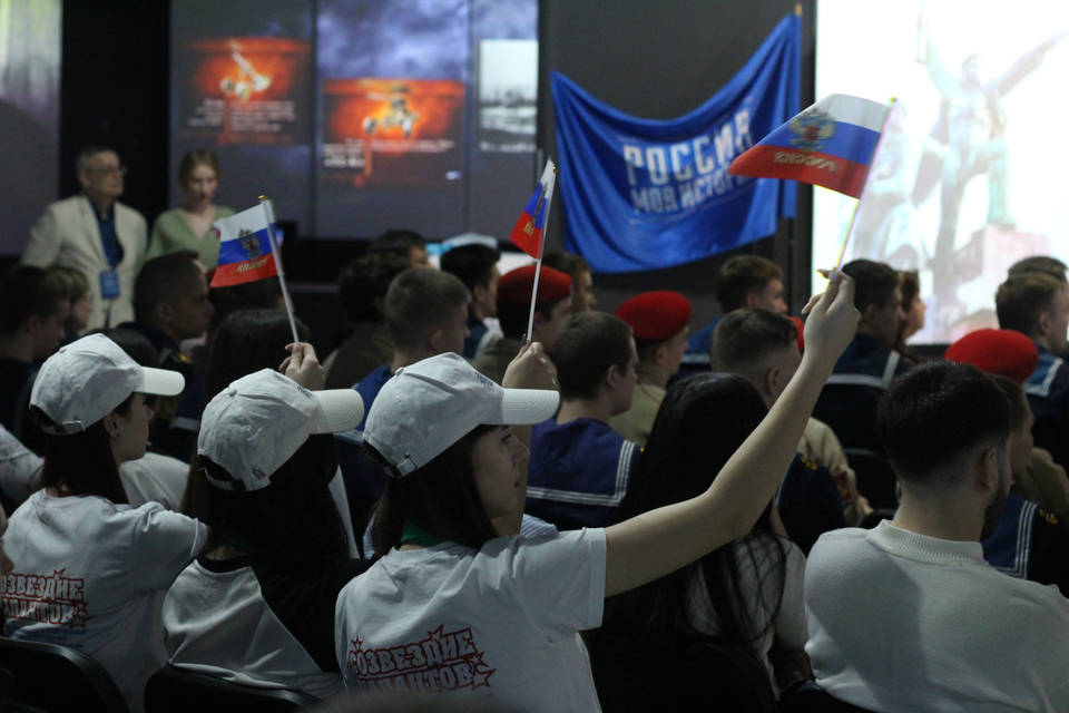 10-летие воссоединения Крыма с Россией отметили телемостом «Волгоград-Севастополь»