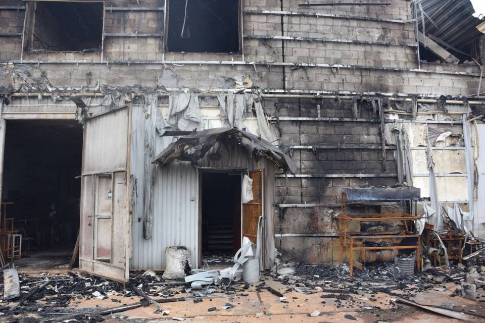 Жителя Волжского осудили за пожар в мебельном цеху