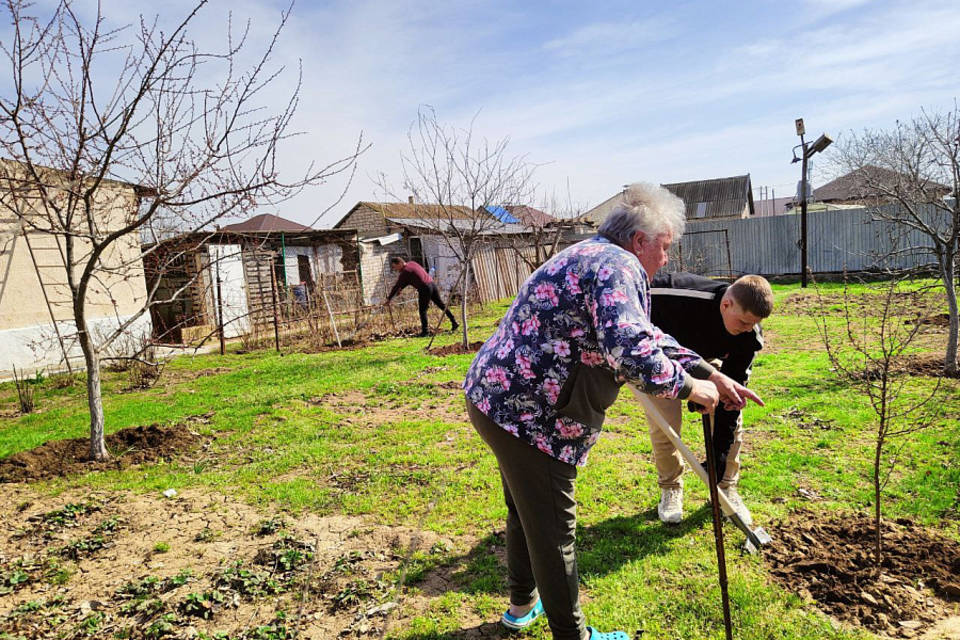 Пожилые волгоградцы получают помощь соцработников на дому