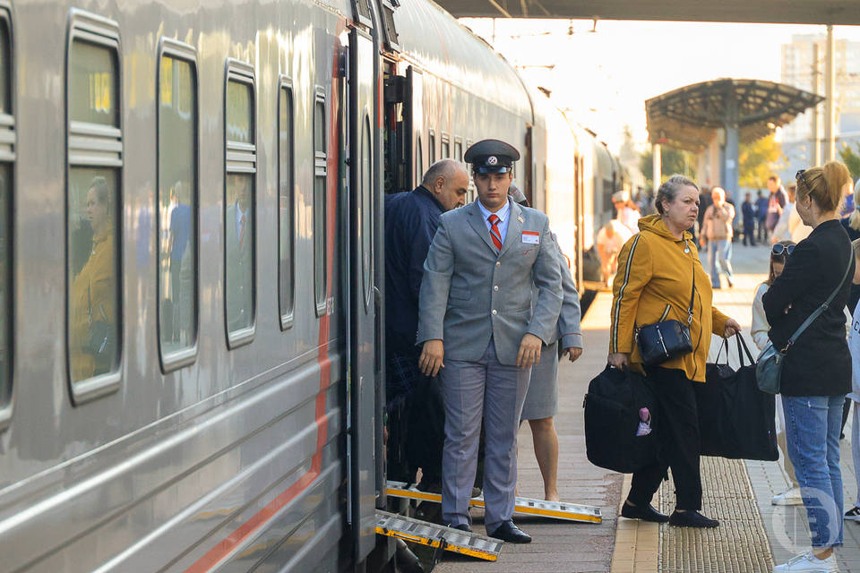 Дополнительный поезд Саратов - Волгоград назначен на 12 апреля