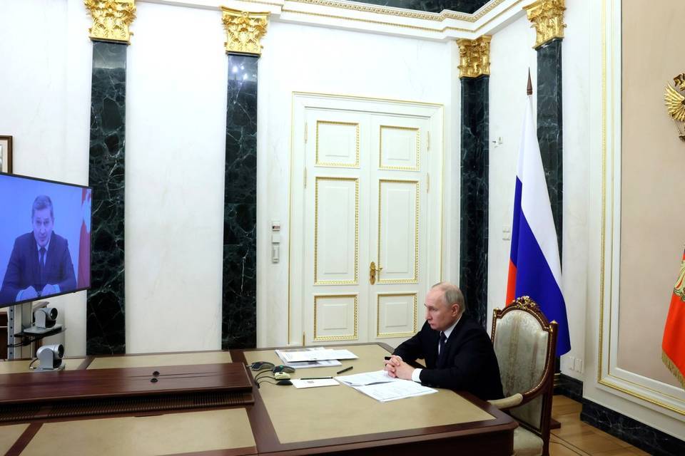 Владимир Путин обсудил с губернатором Бочаровым развитие Волгоградской области