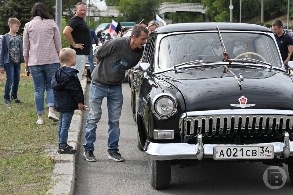 В Волгограде состоялся автопробег в честь Дня Победы