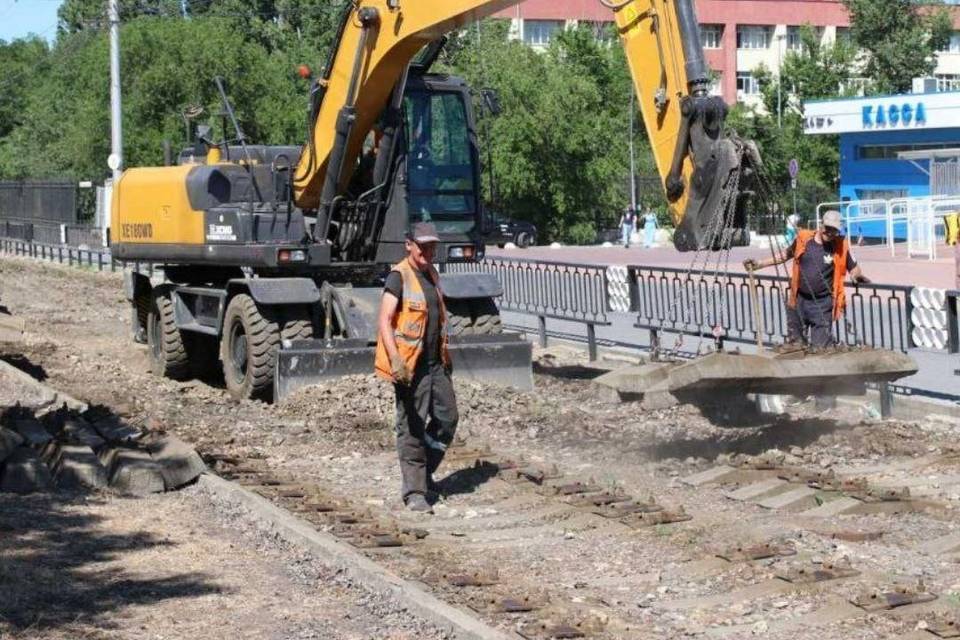 В Волгограде на реконструируемом участке линии СТ готовятся к укладке нового основания