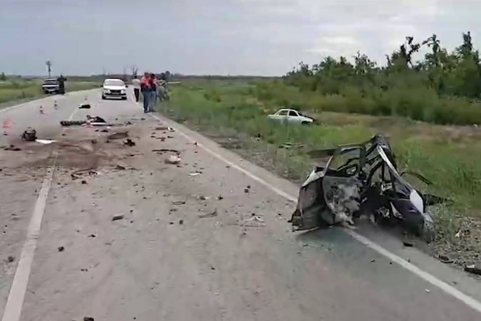 Под Волгоградом автогрейдер разворотил ВАЗ, водитель погиб