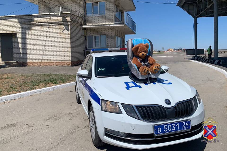 Под Волгоградом сотрудники ГИБДД провели акцию "Внимание: дети!"