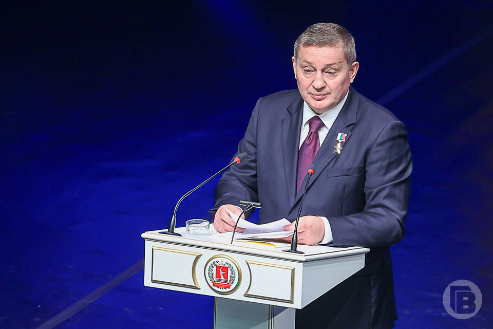 На встрече с общественностью губернатор Бочаров определил задачи социальной сферы