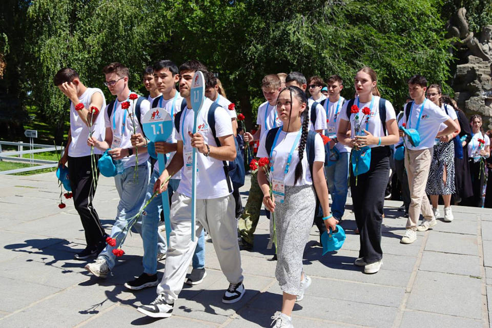 В Волгограде встретили «Поезд памяти» со школьниками-иностранцами
