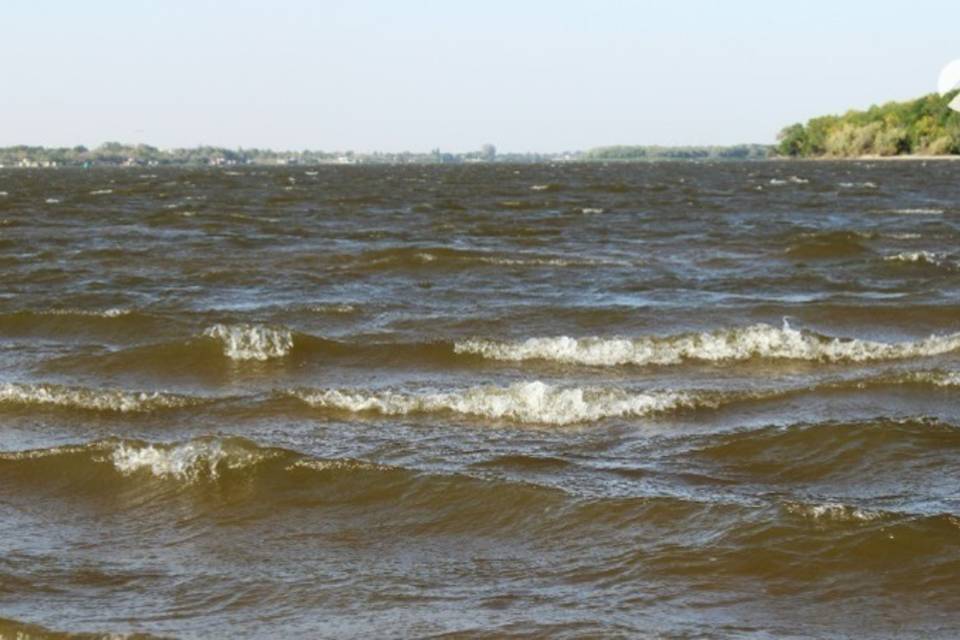 В Астраханской области женщина пыталась переплыть реку и утонула