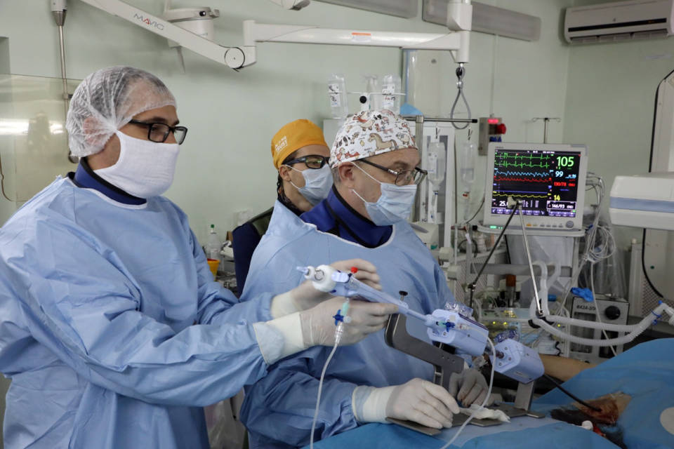 В Волгограде хирурги создали целую конструкцию, чтобы спасти пациентку