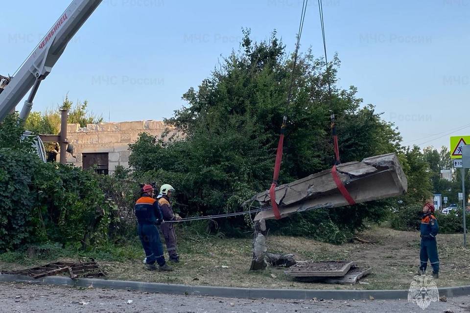 МЧС: продолжается разбор завалов на взорвавшейся КНС в Волгограде