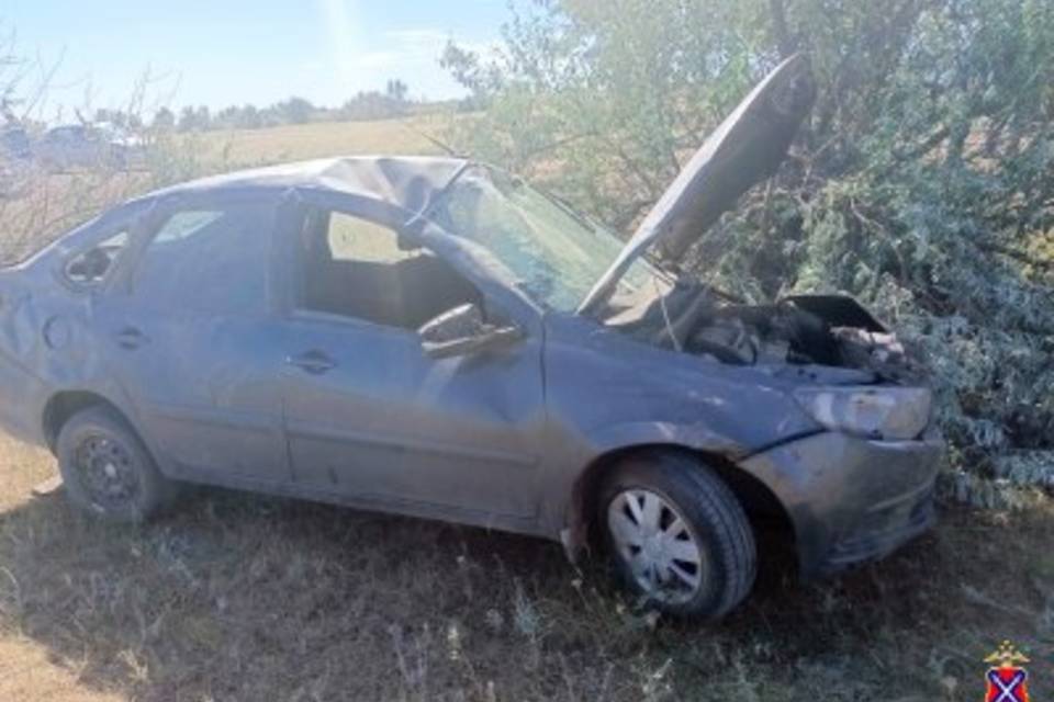 В Камышине погиб водитель "Лады Гранта", опрокинувшейся в кювет