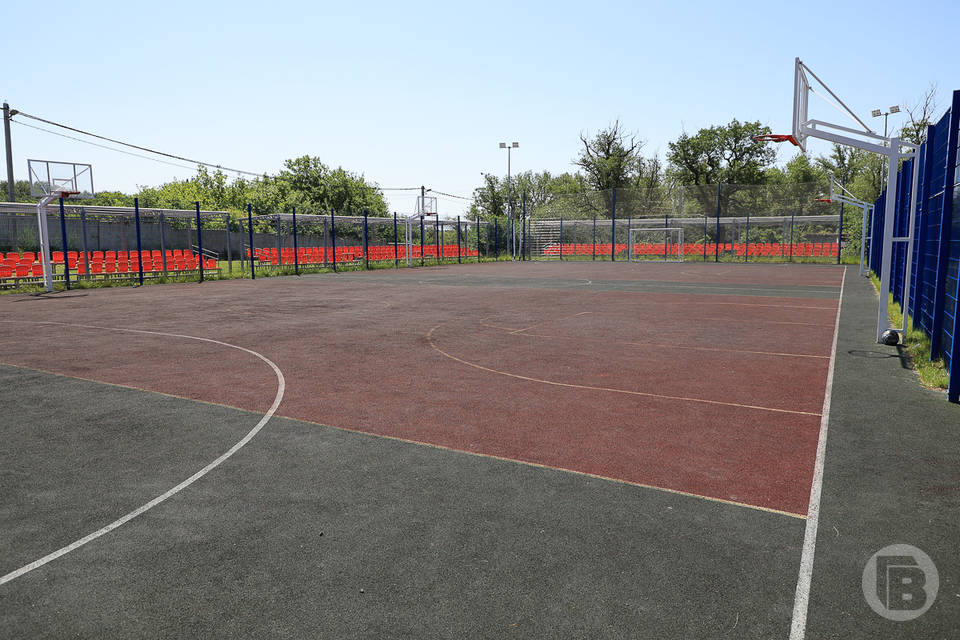 Летом в школах Волгограда появится 9 площадок для линеек и спорта